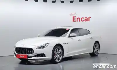 Maserati Quattroporte