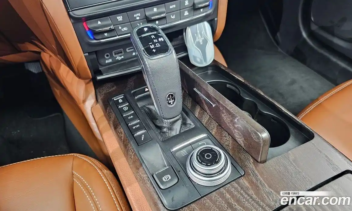 Maserati Quattroporte 2021 3.0 гидро, фото 12