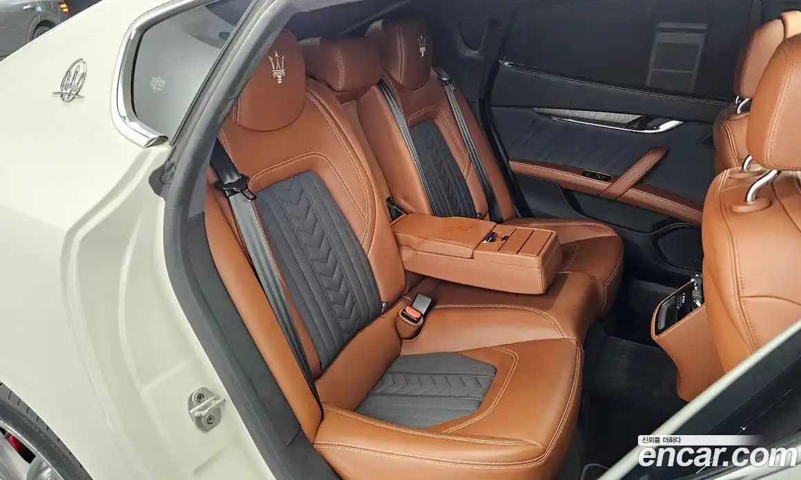 Maserati Quattroporte 2021 3.0 гидро, фото 16