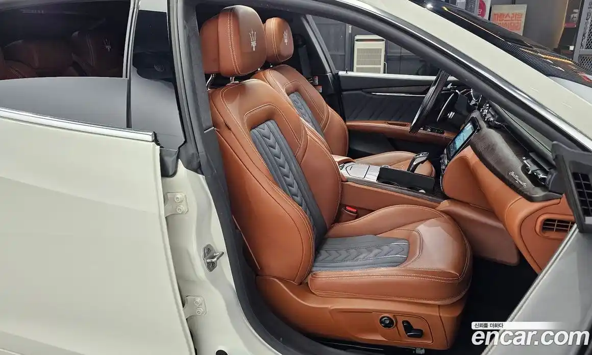 Maserati Quattroporte 2021 3.0 гидро, фото 18