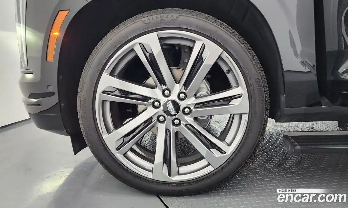 Cadillac Escalade 2025 6.2 гидро, фото 5
