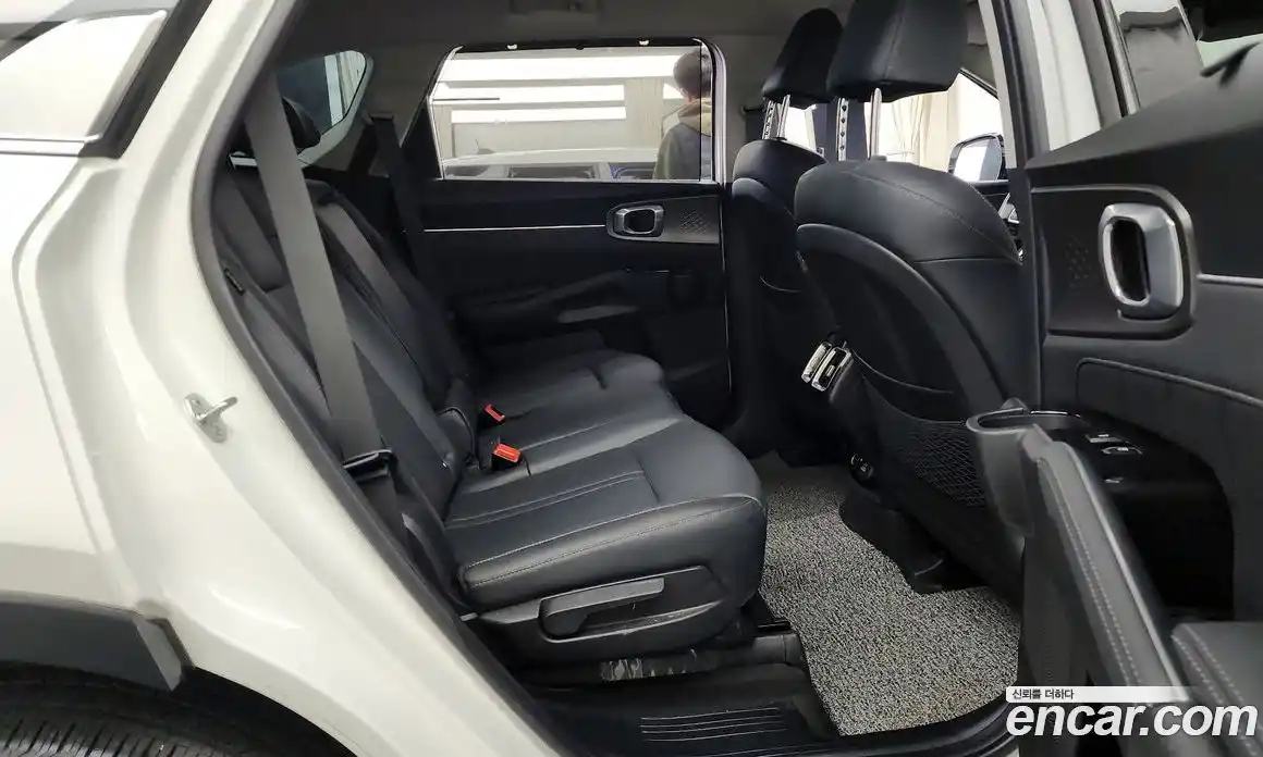 Kia Sorento 2023 2.5 автомат (гидро), фото 12