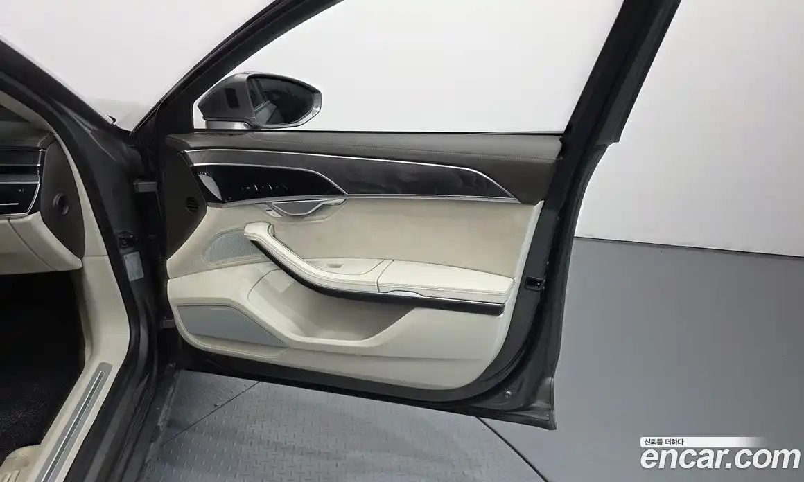 Audi A8 2018 3.0 автомат (гидро), фото 15