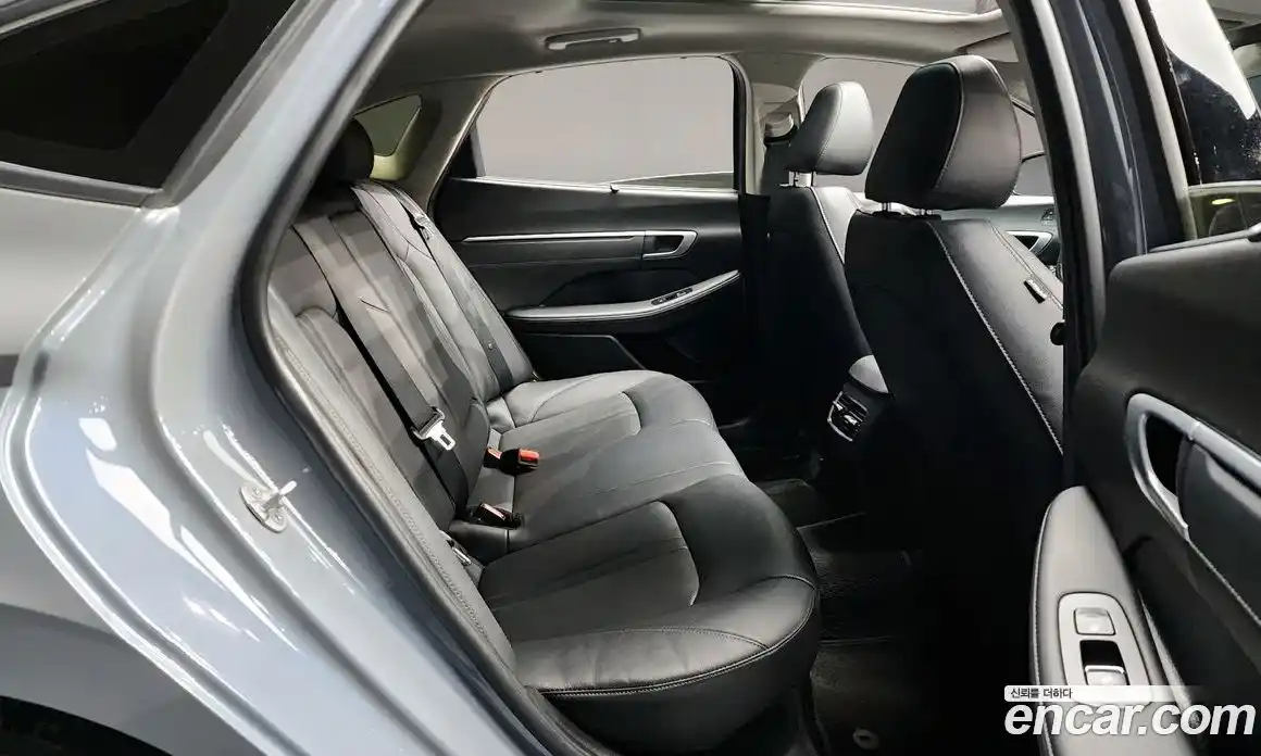 Hyundai Sonata 2024 2.0 автомат (гидро), фото 17