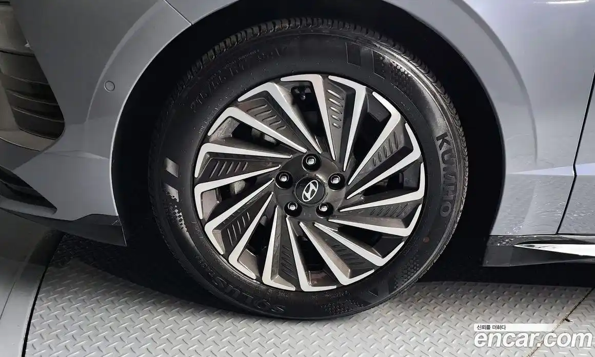 Hyundai Sonata 2024 2.0 автомат (гидро), фото 5