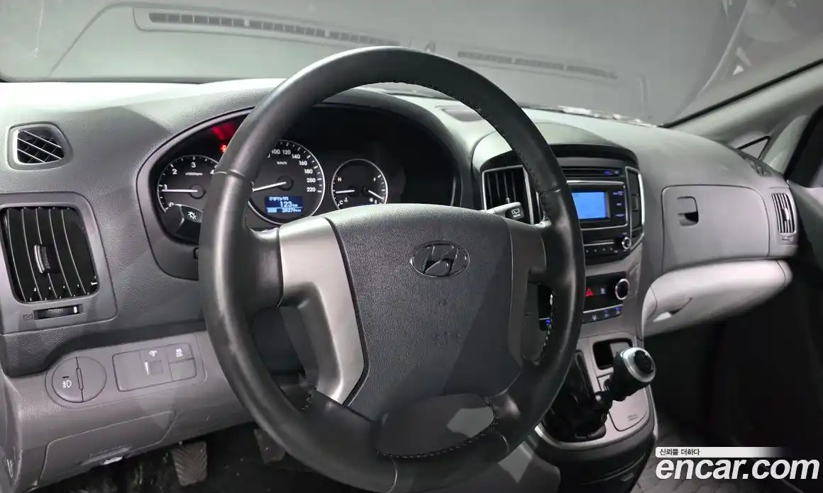 Hyundai Starex 2019 2.5 механика, фото 19