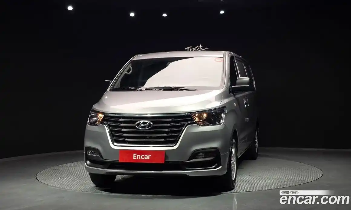 Hyundai Starex 2019 2.5 механика, фото 3