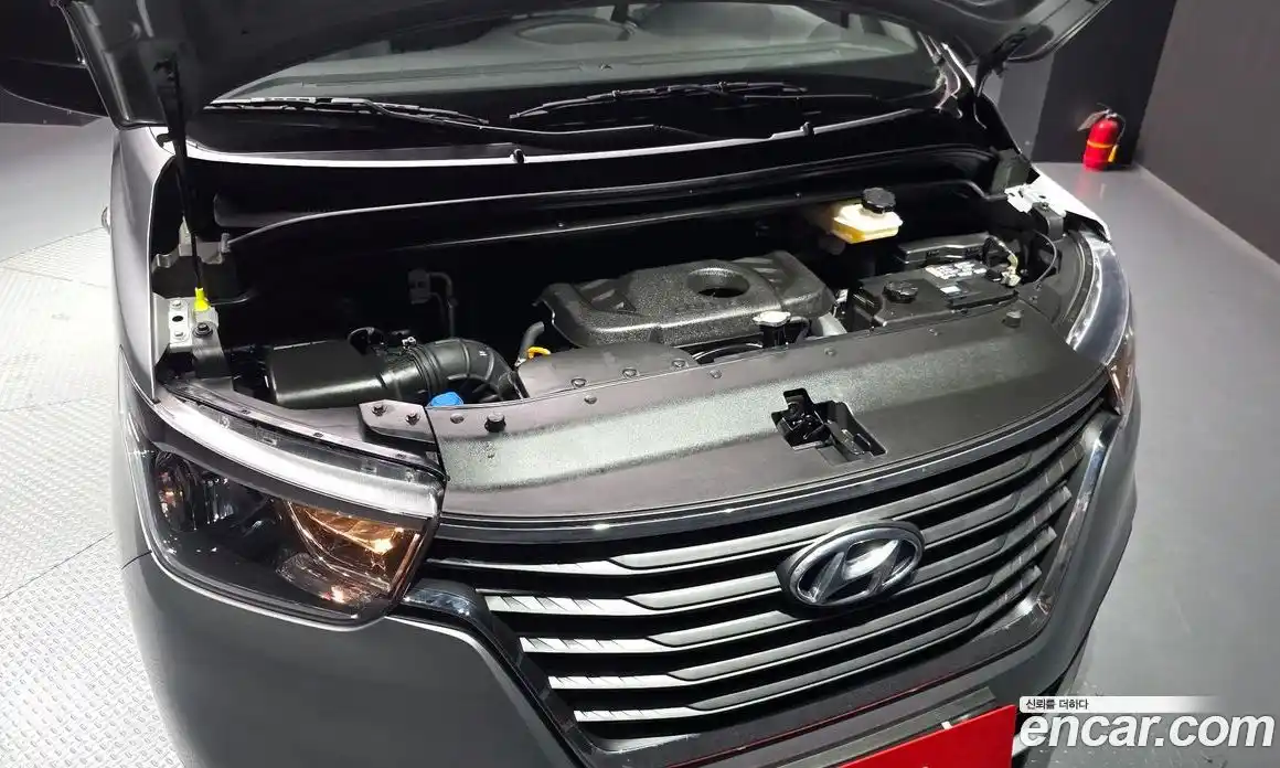 Hyundai Starex 2019 2.5 механика, фото 6
