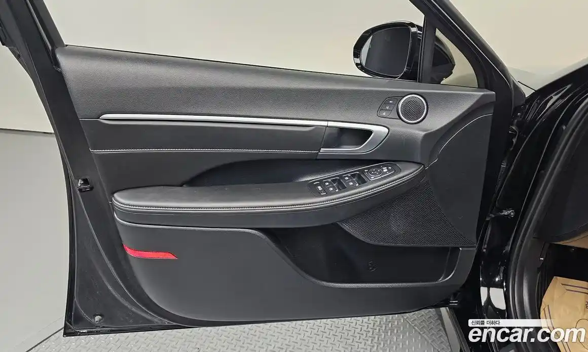 Hyundai Sonata 2023 1.6 автомат (гидро), фото 14
