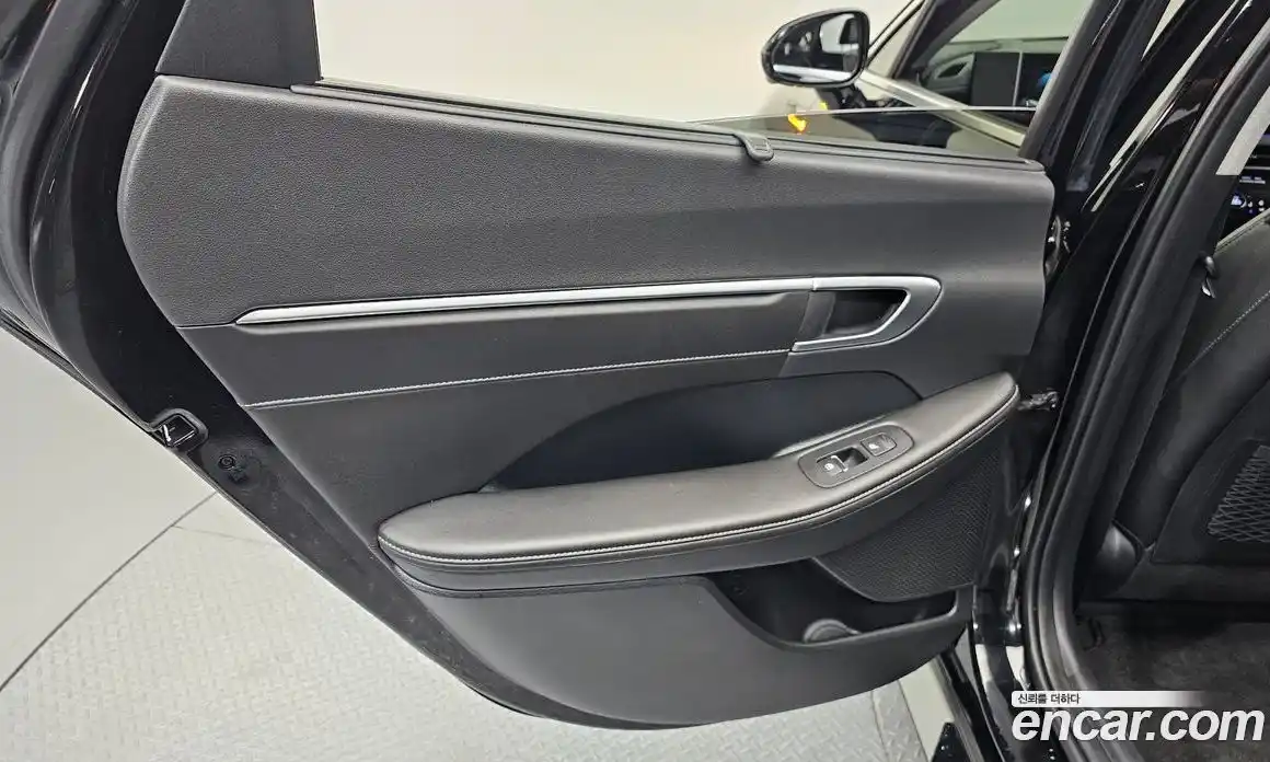 Hyundai Sonata 2023 1.6 автомат (гидро), фото 15