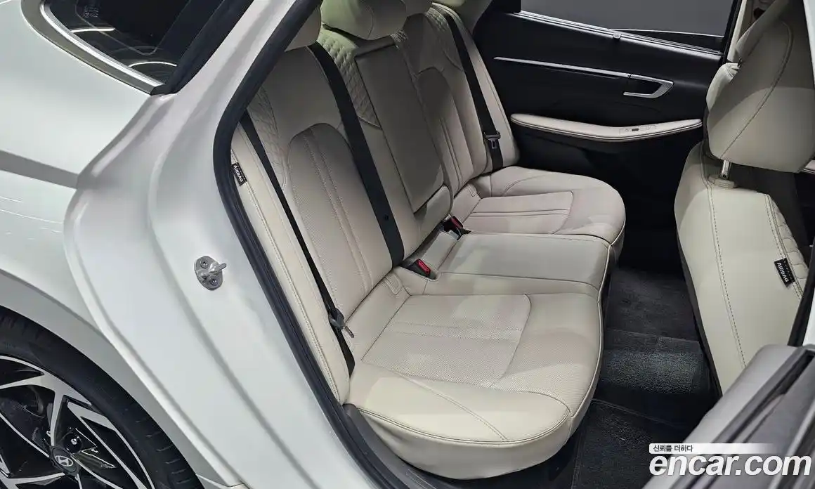 Hyundai Sonata 2024 2.0 автомат (гидро), фото 11