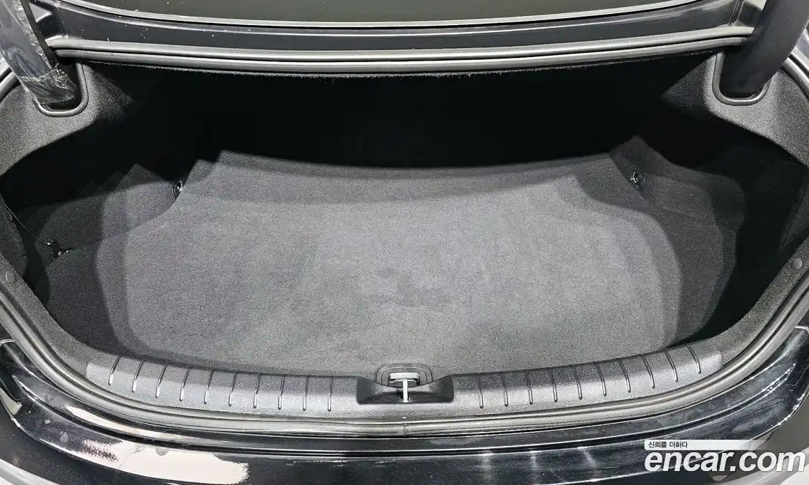 Hyundai Grandeur 2019 2.4 автомат (гидро), фото 27
