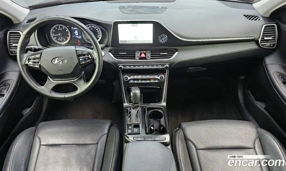 Hyundai Grandeur 2019 2.4 автомат (гидро), фото 10