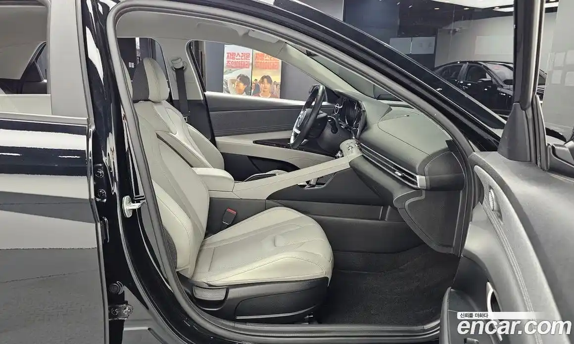 Hyundai Avante 2020 1.6 автомат (гидро), фото 12