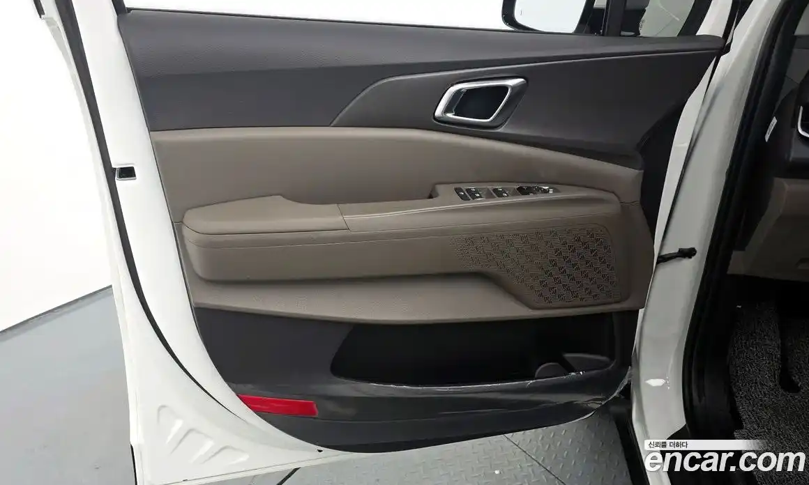 Kia Carnival 2025 1.6 автомат (гидро), фото 14