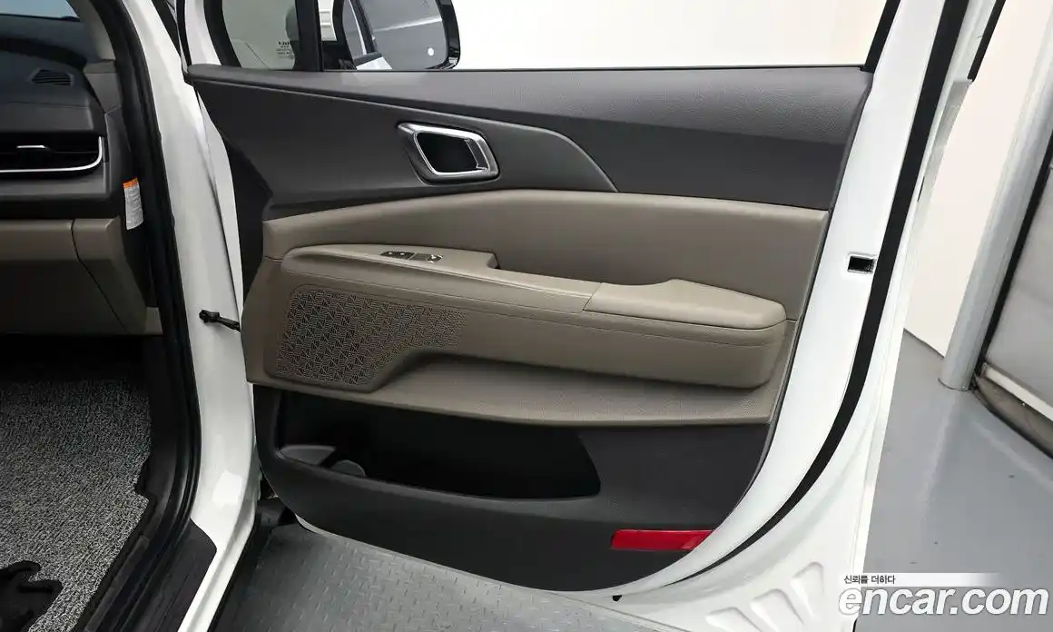 Kia Carnival 2025 1.6 автомат (гидро), фото 15