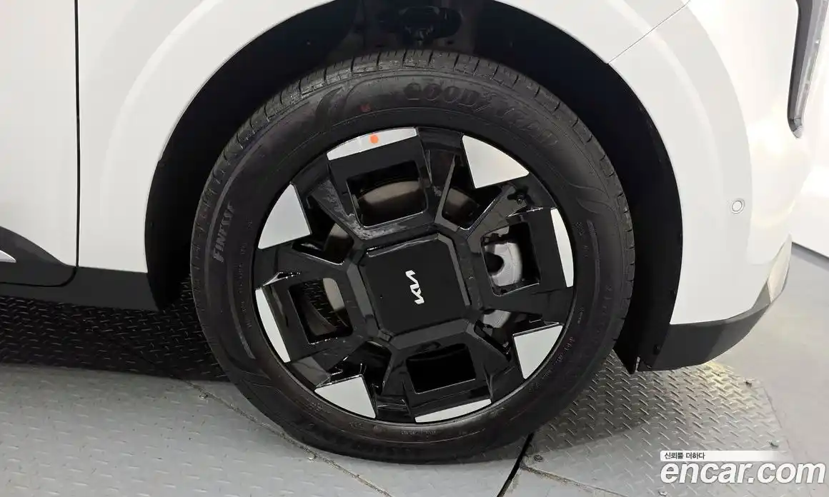 Kia Carnival 2025 1.6 автомат (гидро), фото 7