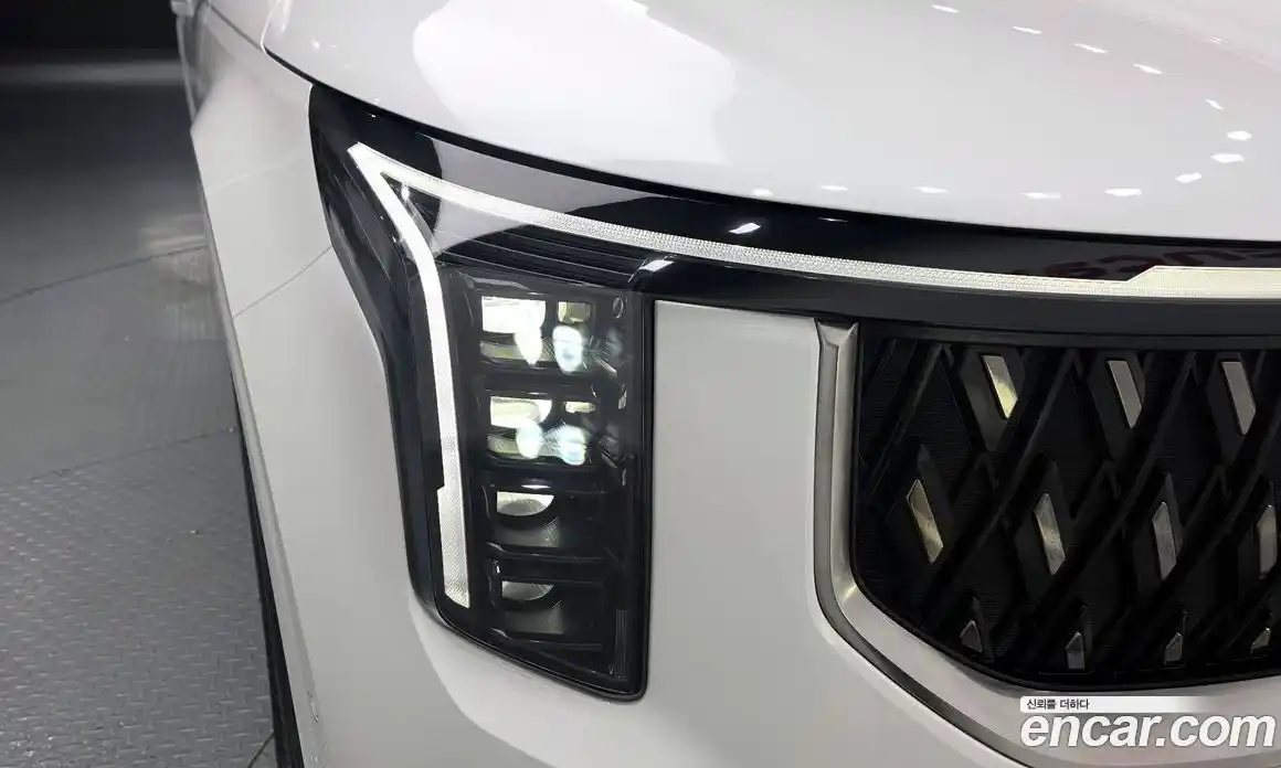 Kia Carnival 2025 1.6 автомат (гидро), фото 8