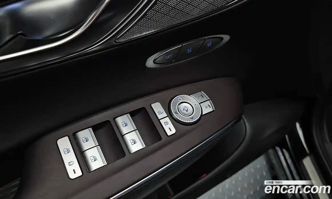 Genesis GV70 2023 2.5 автомат (гидро), фото 17