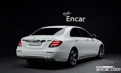 Mercedes-Benz E-Class 2019 2.0 автомат (гидро), миниатюра 2