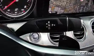 Mercedes-Benz E-Class 2019 2.0 автомат (гидро), миниатюра 9