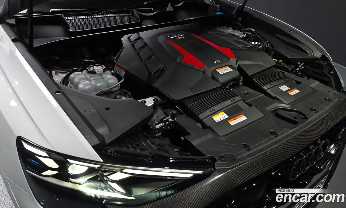 Audi RSQ8 2025 4.0 автомат (гидро), фото 6