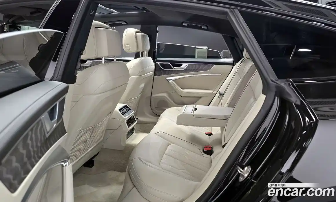 Audi A7 2025 3.0 автомат (гидро), фото 12