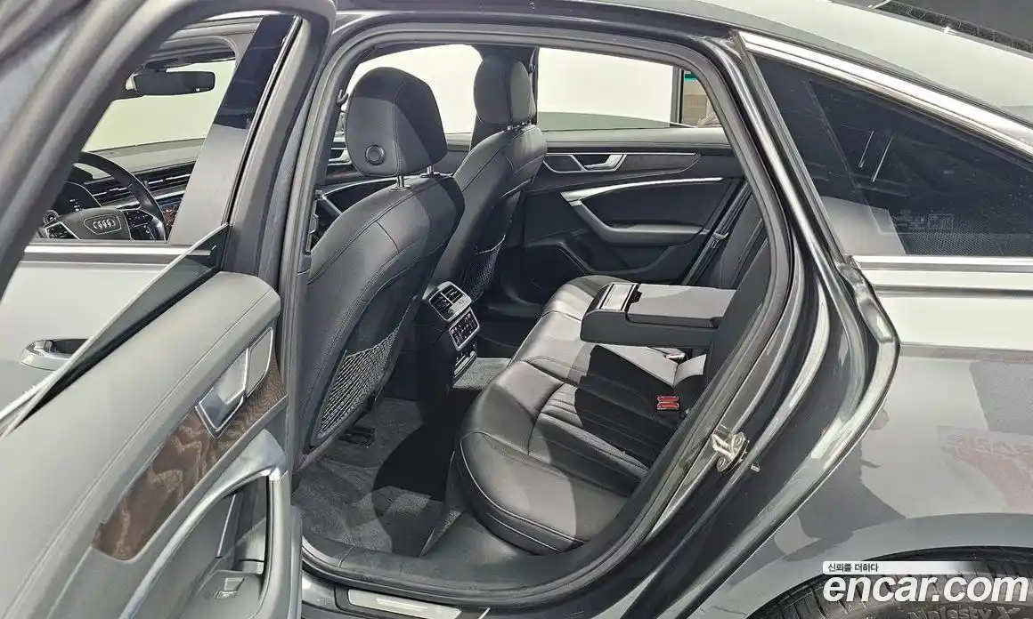 Audi A6 2022 2.0 автомат (гидро), фото 17