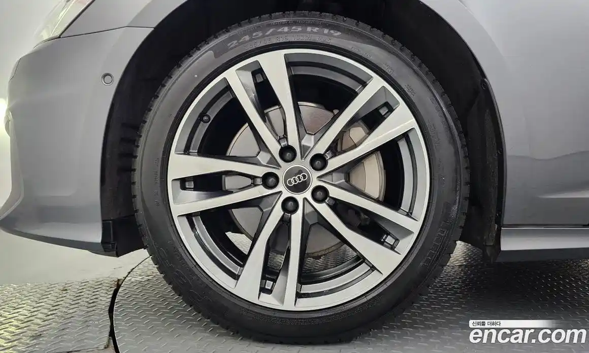 Audi A6 2022 2.0 автомат (гидро), фото 5