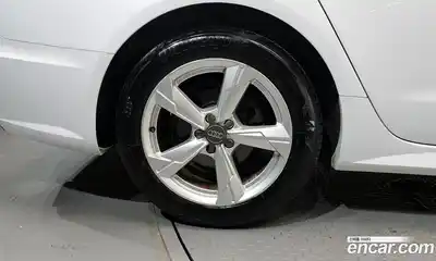 Audi A6 2018 2.0 автомат (гидро), миниатюра 5