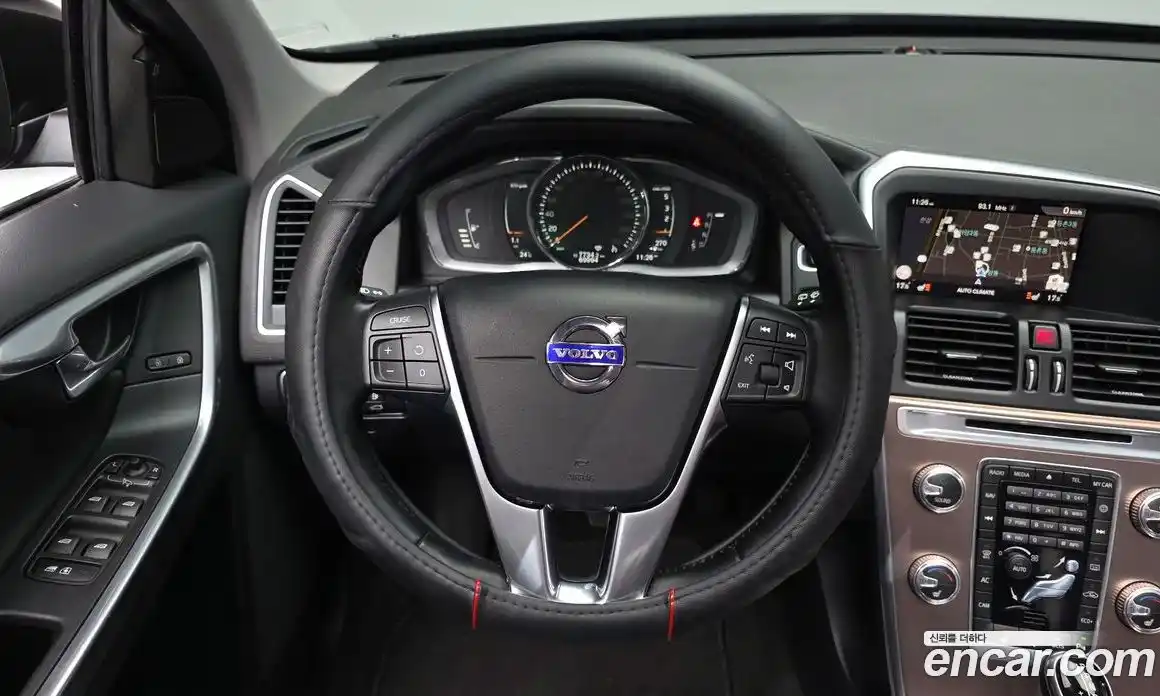 Volvo XC60 2017 2.0 автомат (гидро), фото 19