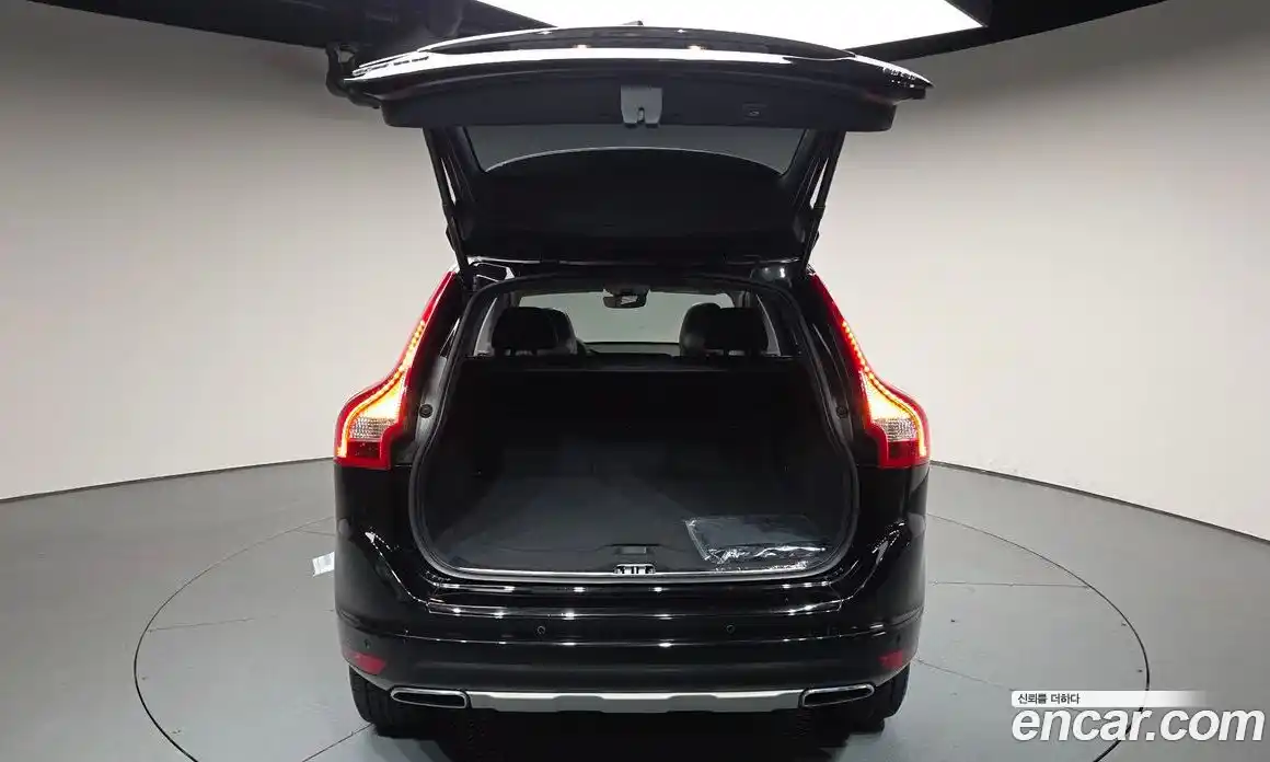 Volvo XC60 2017 2.0 автомат (гидро), фото 25