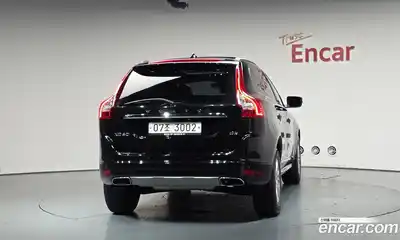 Volvo XC60 2017 2.0 автомат (гидро), миниатюра 3