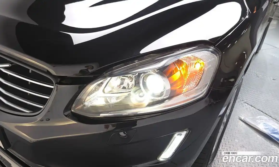 Volvo XC60 2017 2.0 автомат (гидро), фото 7