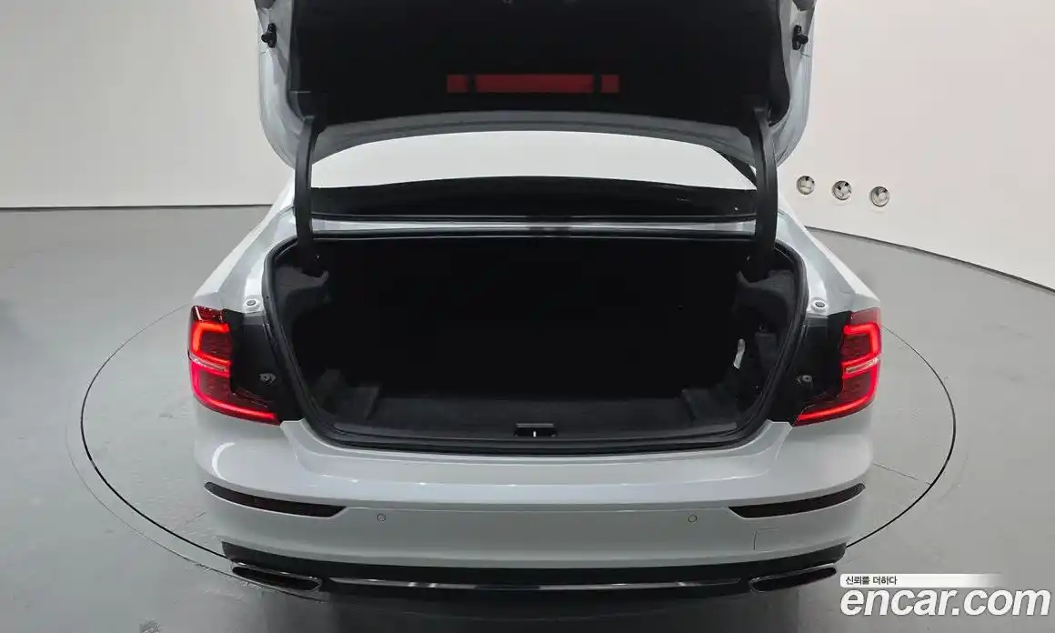 Volvo S60 2019 2.0 автомат (гидро), фото 20
