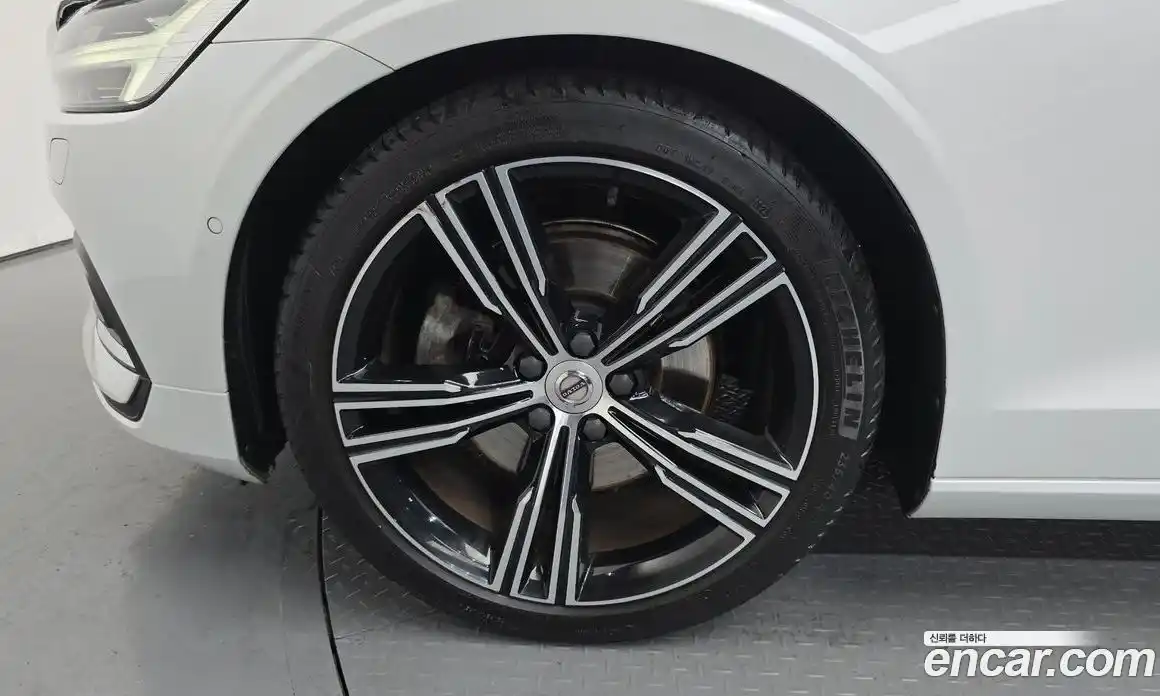 Volvo S60 2019 2.0 автомат (гидро), фото 5