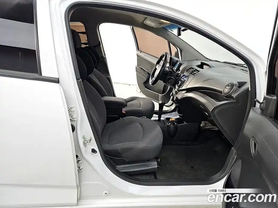 Chevrolet Spark 2011 1.0 автомат (гидро), фото 5