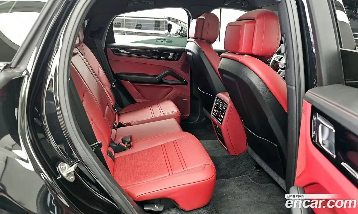 Porsche Cayenne 2023 3.0 автомат (гидро), фото 12