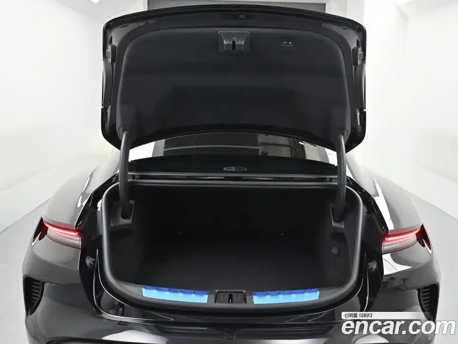 Porsche Taycan 2025 автомат (гидро), фото 20