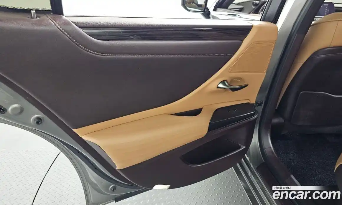 Lexus ES 2019 2.5 гидро, фото 15