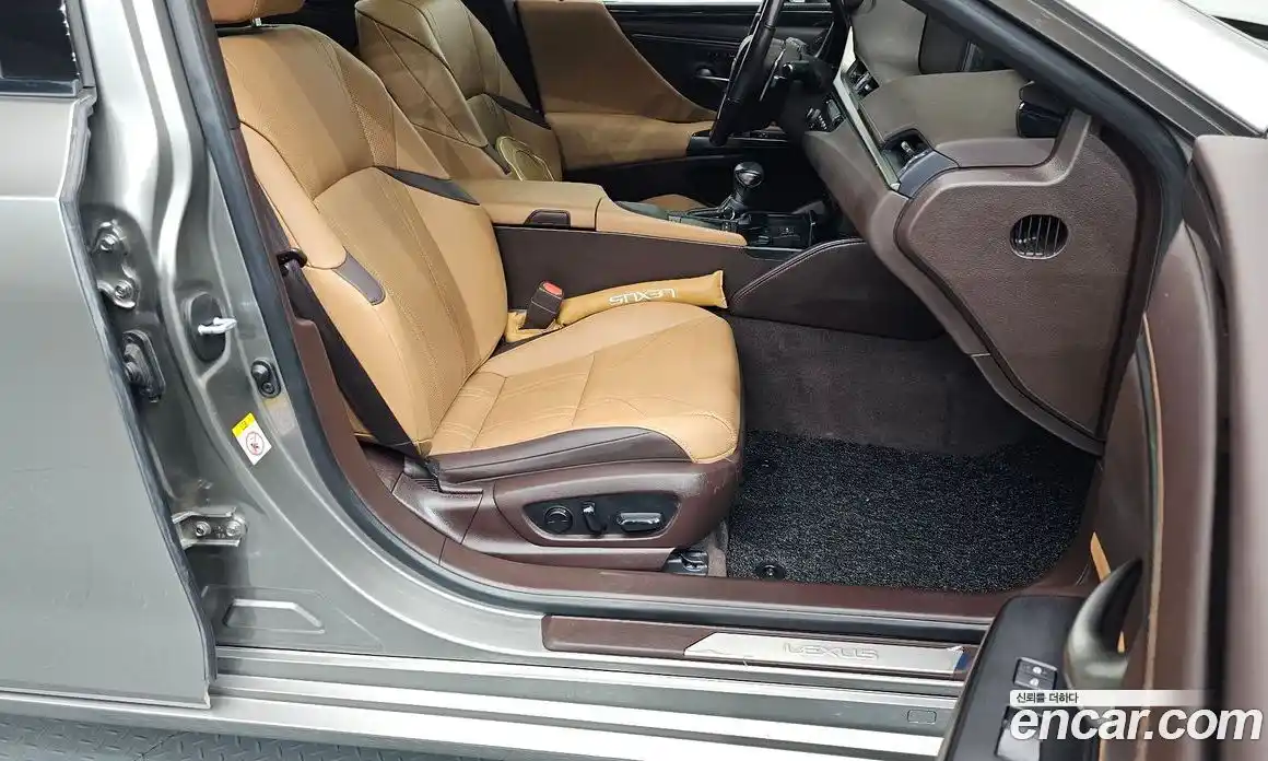 Lexus ES 2019 2.5 гидро, фото 16