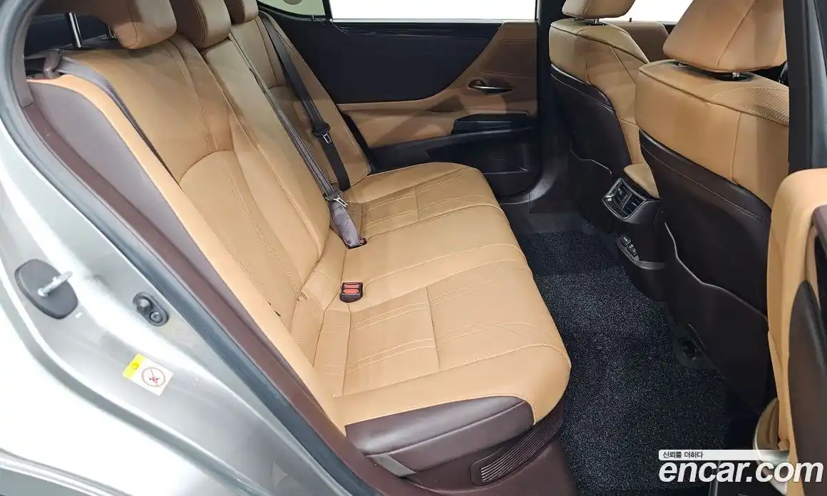 Lexus ES 2019 2.5 гидро, фото 17