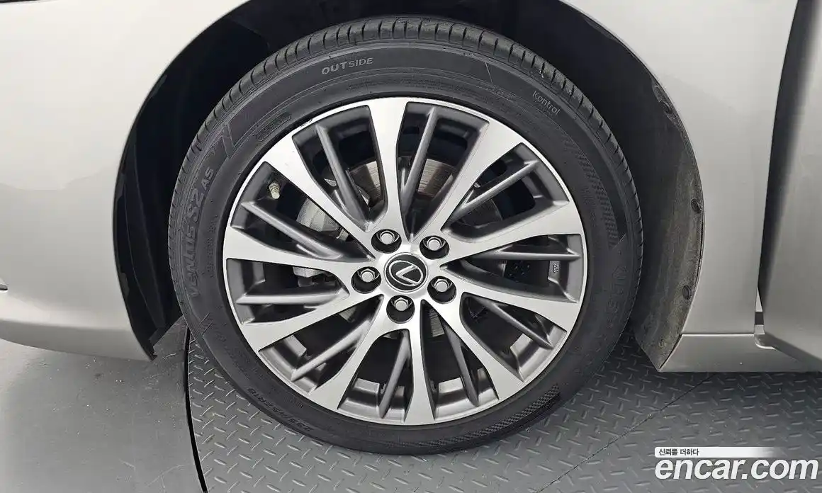 Lexus ES 2019 2.5 гидро, фото 5
