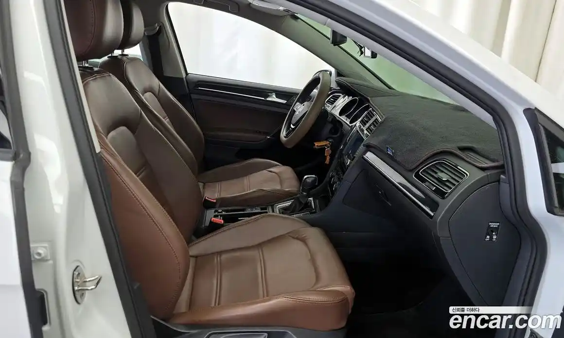 Volkswagen Golf 2013 2.0 автомат (гидро), фото 11