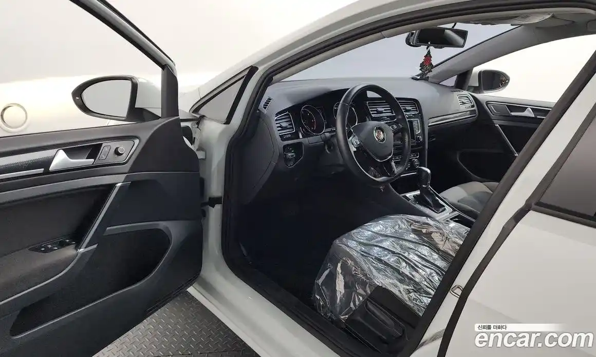 Volkswagen Golf 2015 2.0 автомат (гидро), фото 10