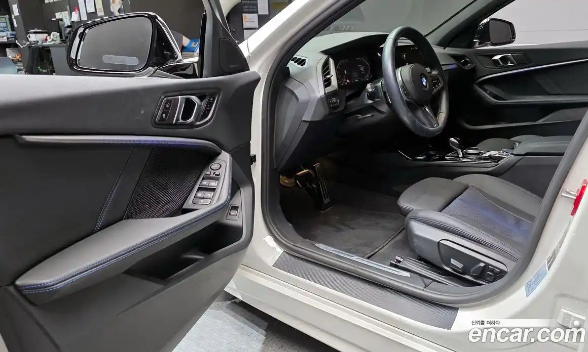BMW 1 серия 2023 2.0 автомат (гидро), фото 13