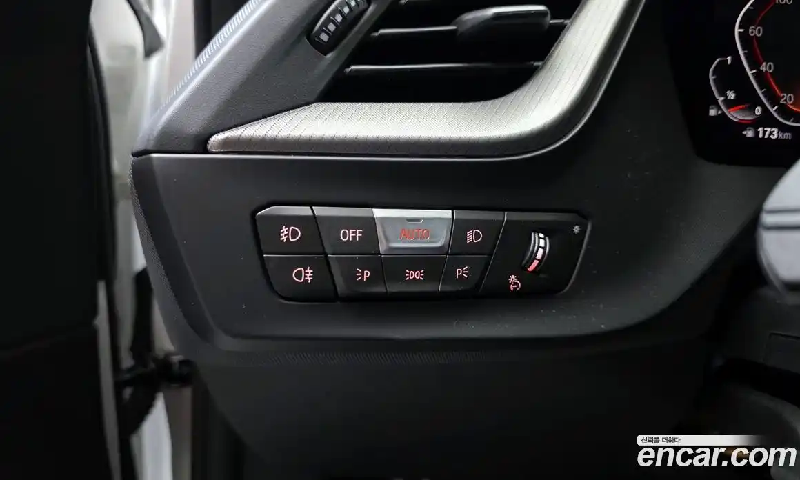 BMW 1 серия 2023 2.0 автомат (гидро), фото 28
