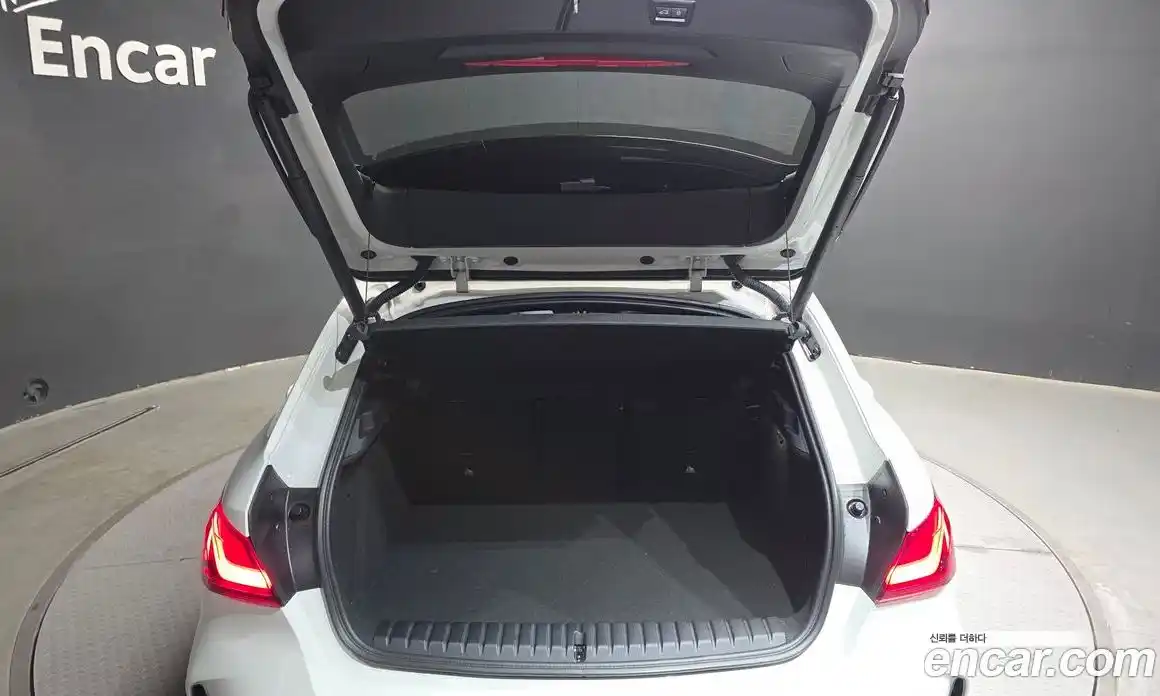 BMW 1 серия 2023 2.0 автомат (гидро), фото 30
