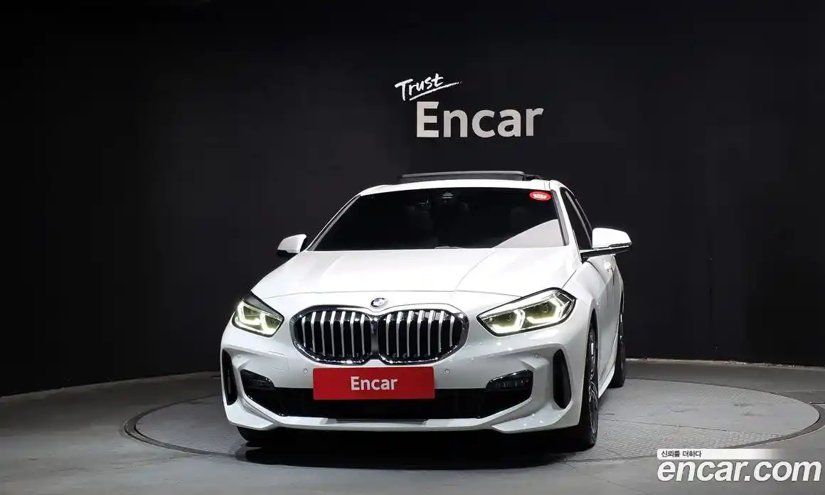 BMW 1 серия 2023 2.0 автомат (гидро), фото 3