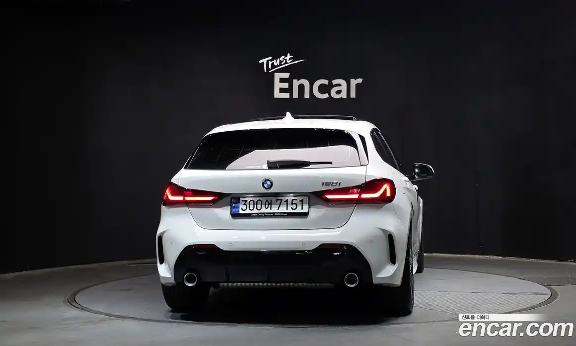 BMW 1 серия 2023 2.0 автомат (гидро), фото 4